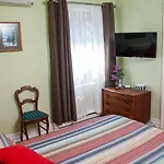 Maison Des Jardins B & B